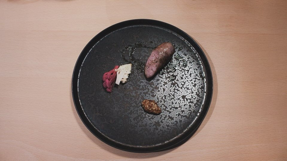 ・